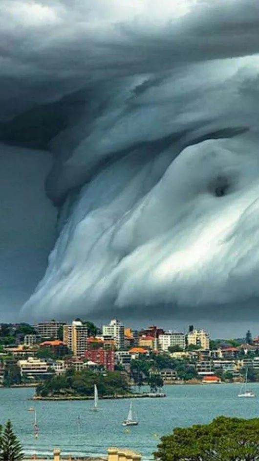 欧乐堡龙卷风图片