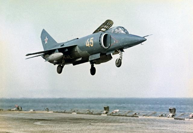 被寄予厚望的雅克41垂直起降战机为何没有投产服役