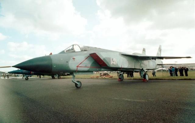 被寄予厚望的雅克41垂直起降战机为何没有投产服役