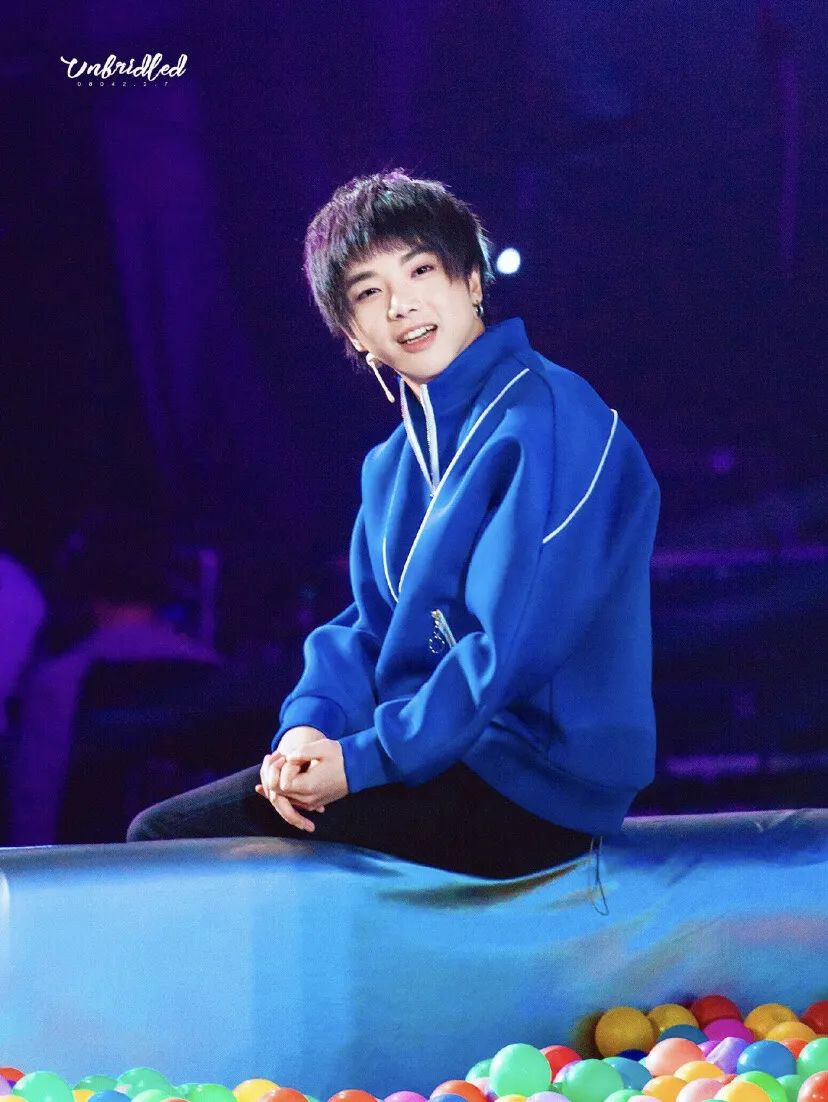 华晨宇十二星座专属壁纸水瓶座阳光帅气天蝎座气势逼人