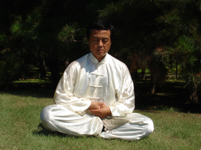 =分享120岁武林泰斗吕紫剑师爷的《八卦混元养生功法》动功八式练功图