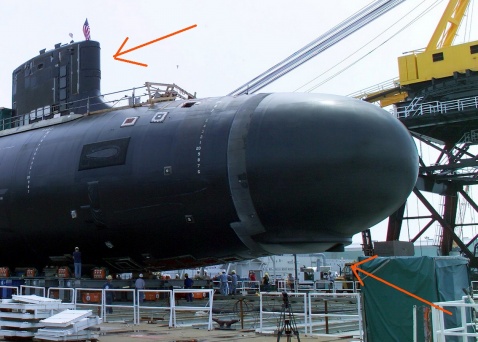 法国凯旋级战略核潜艇装备的舷侧阵声纳英国机敏级攻击核潜艇有着巨大